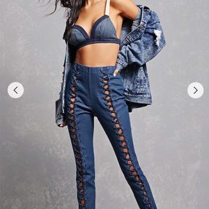 ❗️CLEARANCE❗️NWT lace-front denim pants